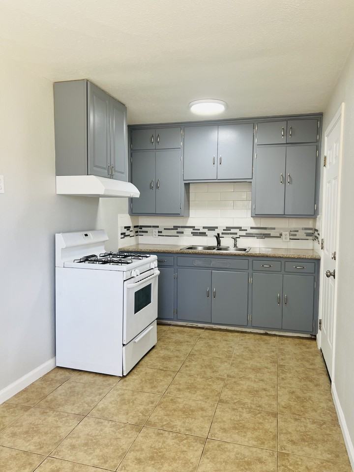 3612 E Iowa Ave #3612 - Photo 3 of 12