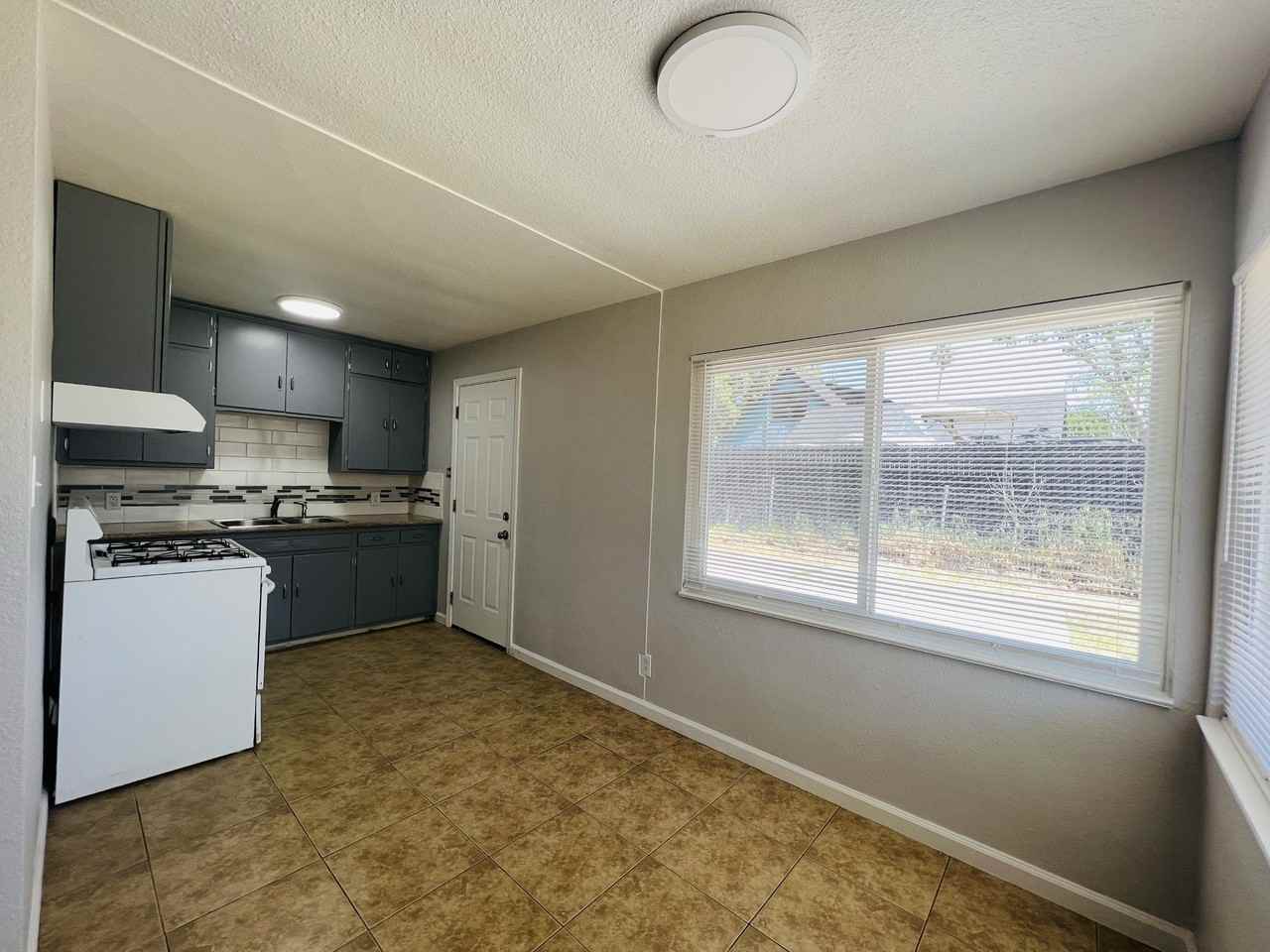 3612 E Iowa Ave #3612 - Photo 6 of 12