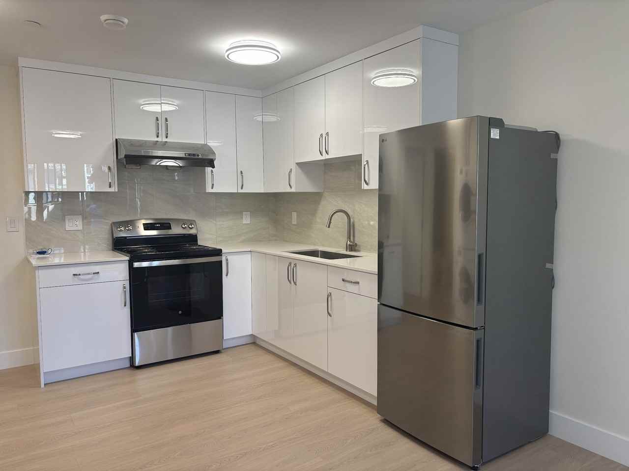 2975 Venables Street - Photo 4 of 14