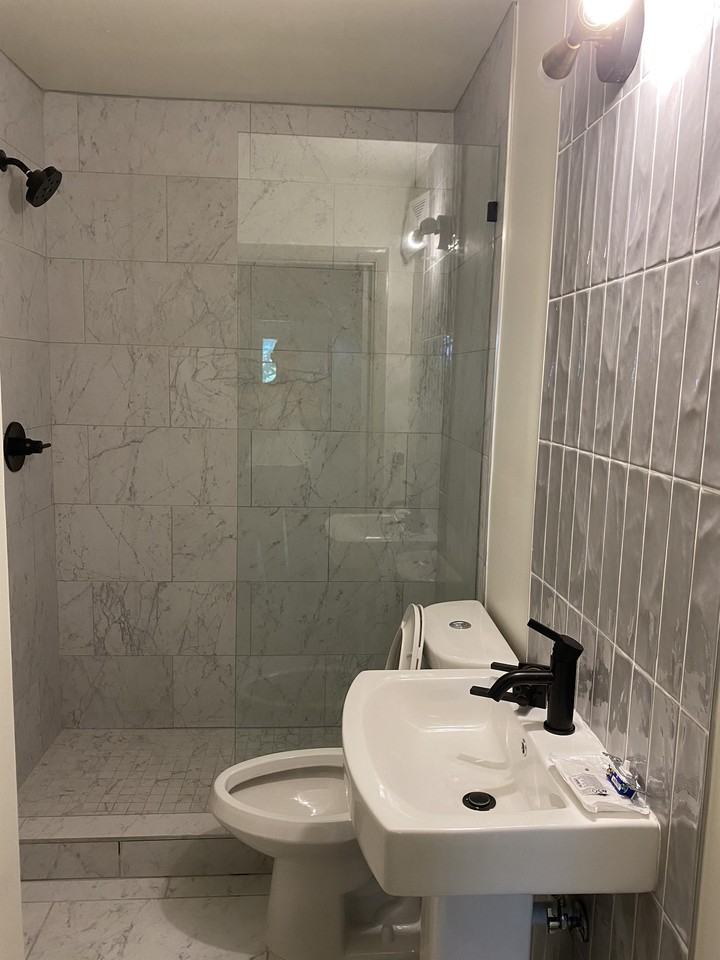 3202 Blair BoulevardUnit B #3202B - Photo 6 of 10