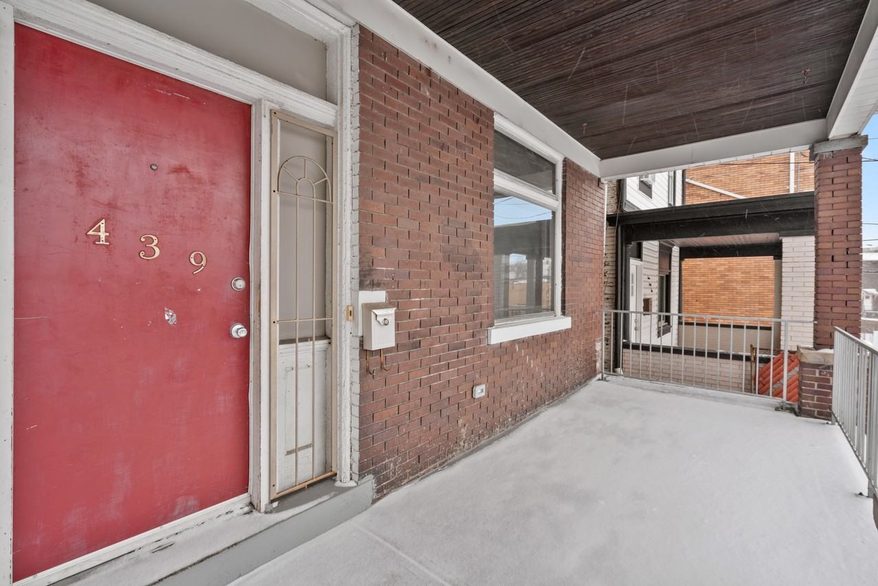 439 Kingsboro St #1 - Photo 2 of 27