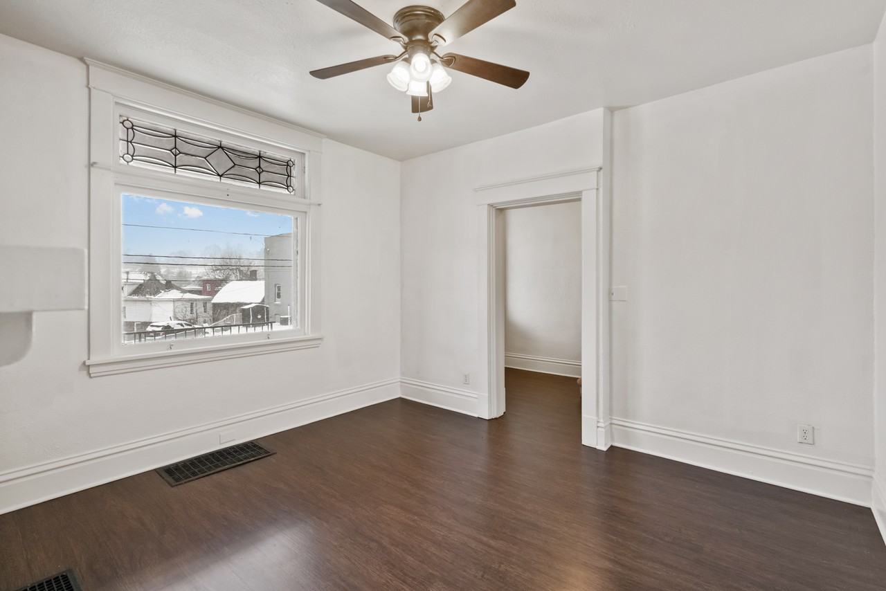 439 Kingsboro St #1 - Photo 5 of 27