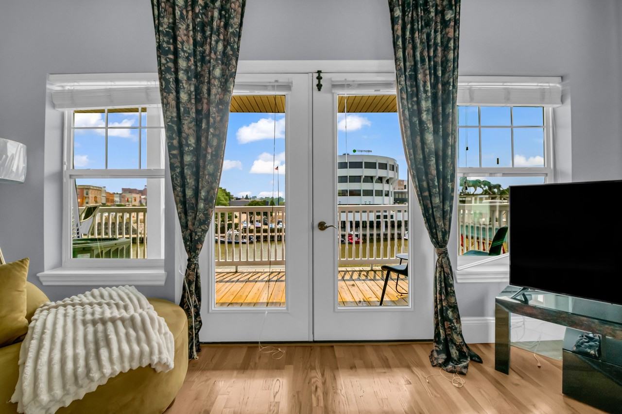 512 Quay St #512-2ARBNB - Photo 5 of 50