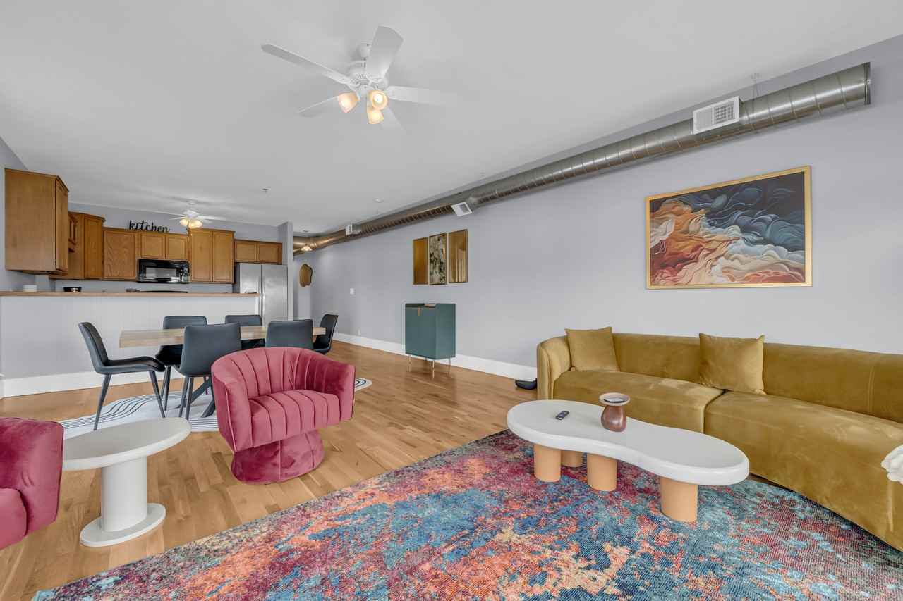 512 Quay St #512-2ARBNB - Photo 3 of 50