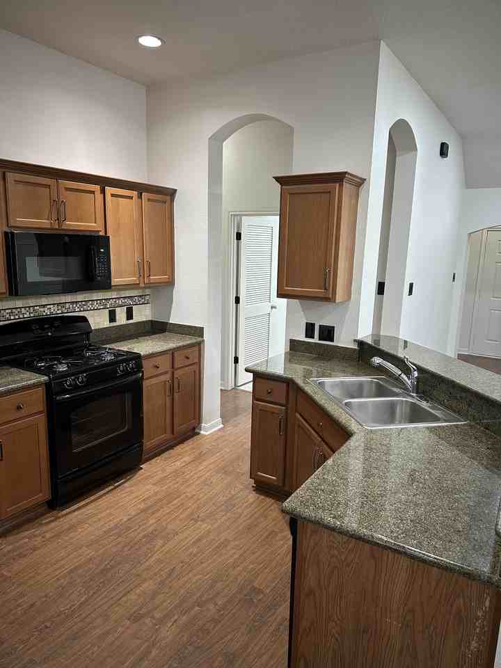 3908 Pawnee Creek Ct #NA - Photo 5 of 13