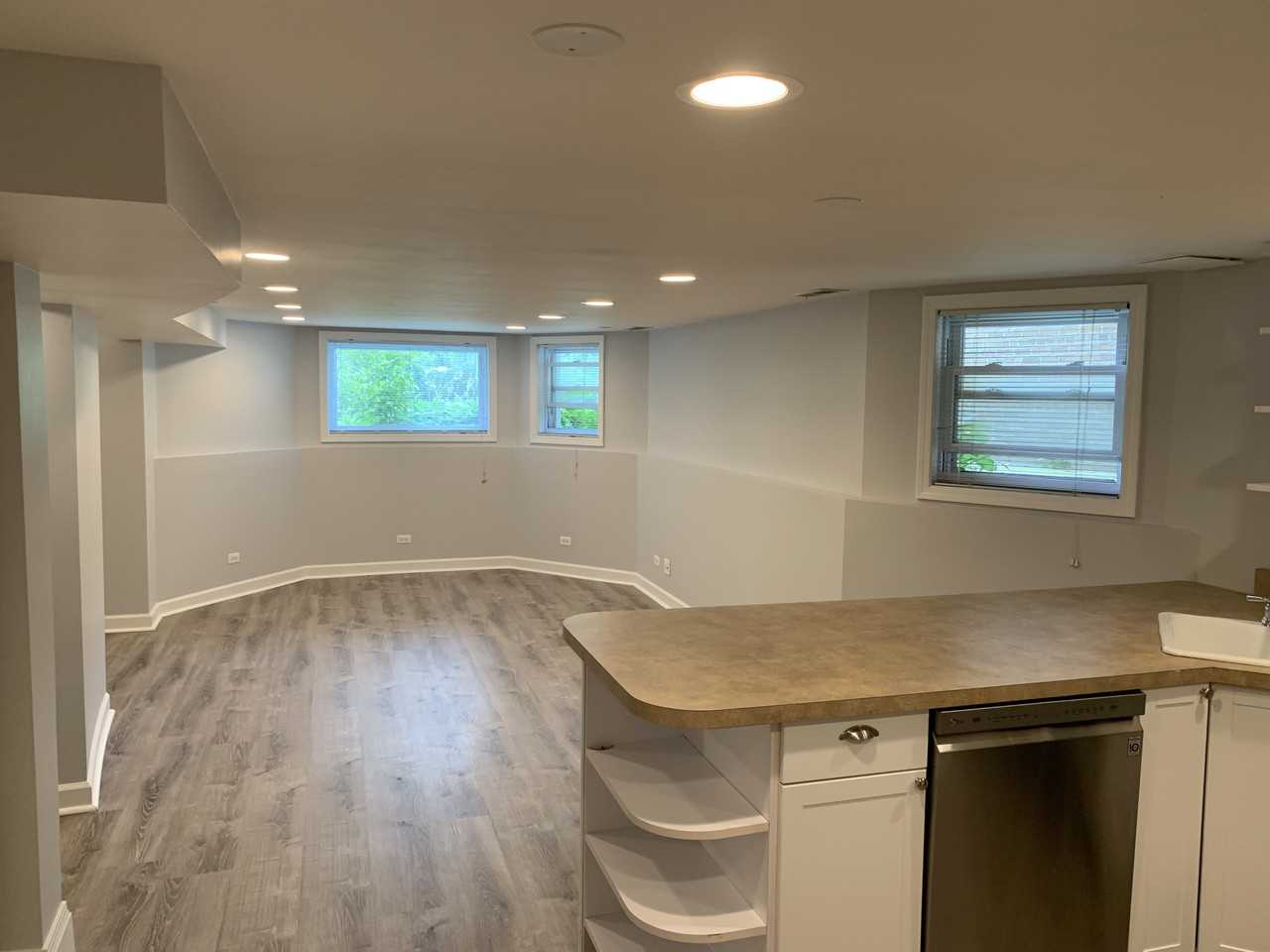 1231 W Addison St #GDN - Photo 3 of 13