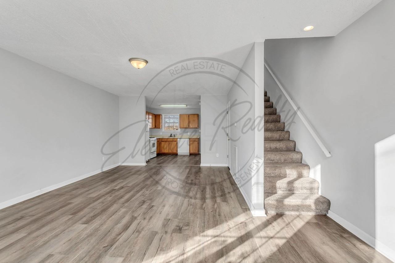 211 Nowlin Dr #A - Photo 3 of 28