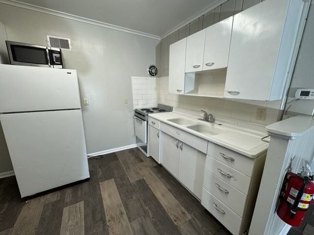 501 Nw 8th St #1 - Photo 2 of 11