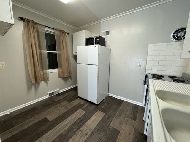 501 Nw 8th St #1 - Photo 3 of 11