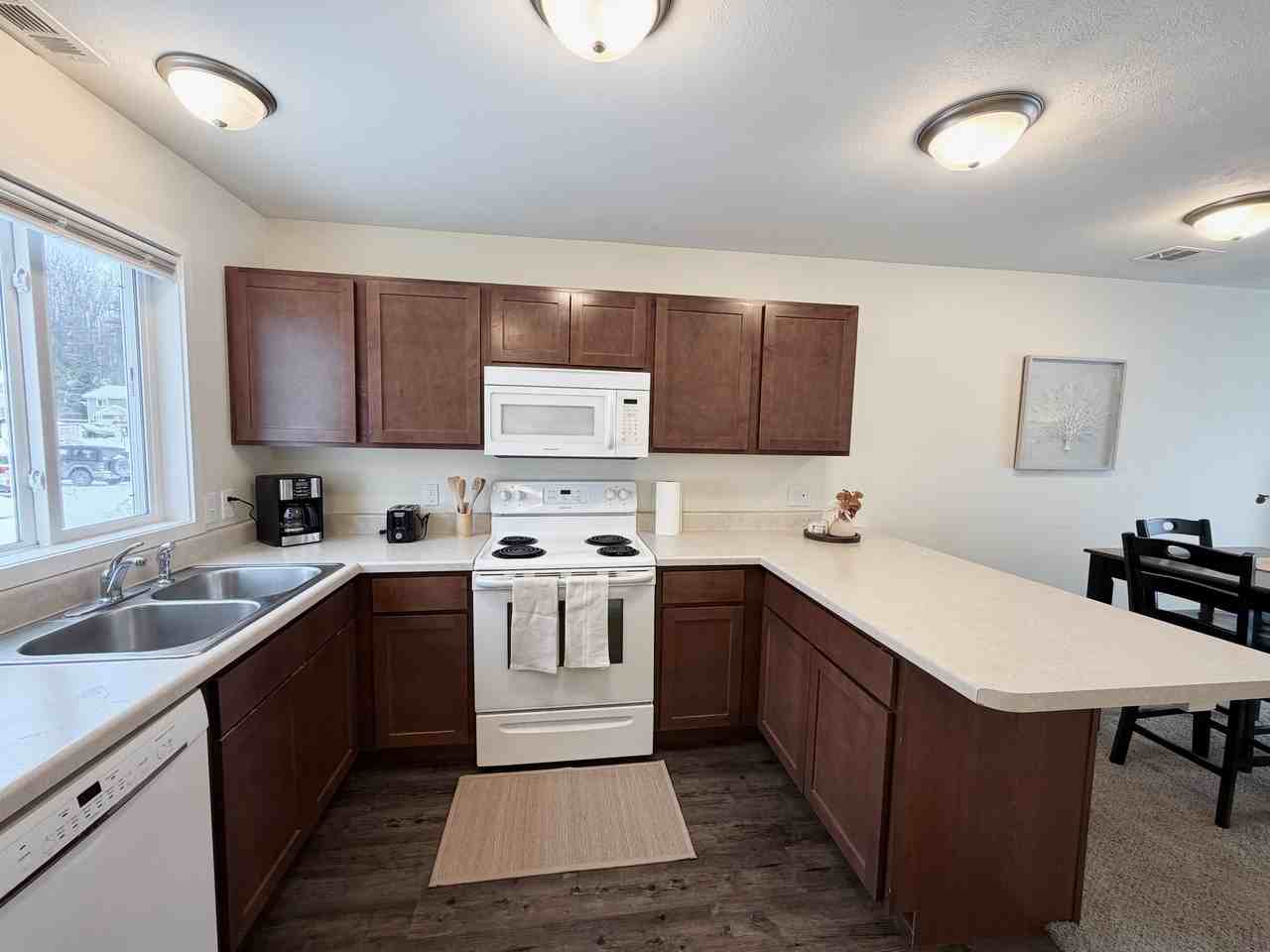 3868 Vale Dr - Photo 4 of 35