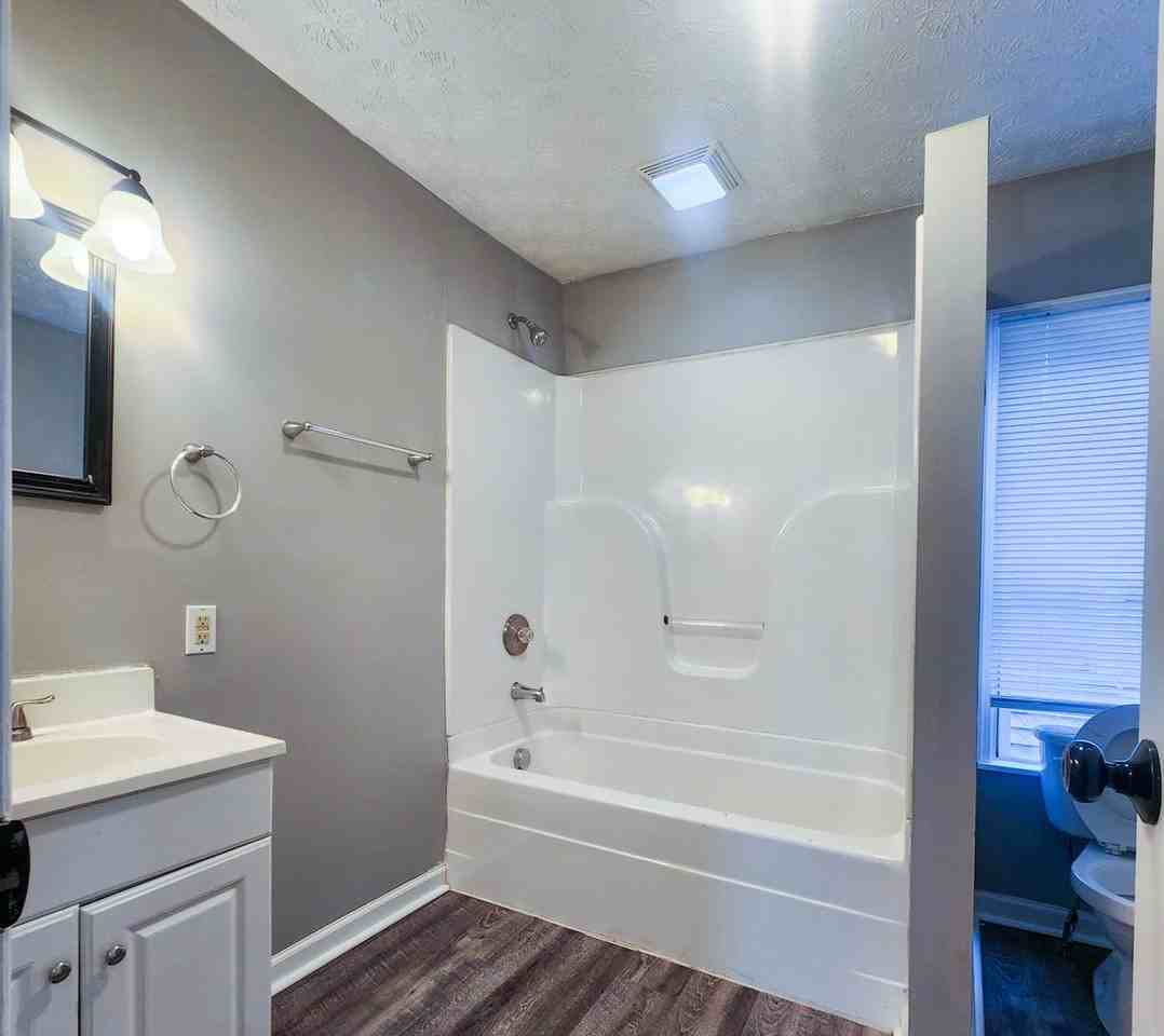 139 Benfield Ave - Photo 6 of 8