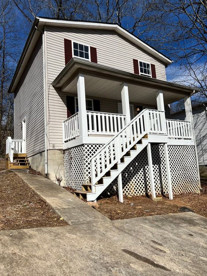 829 Sylvan Dr - Photo 2 of 23