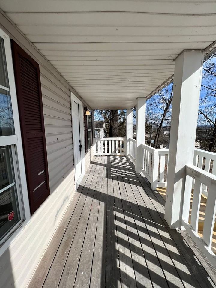 829 Sylvan Dr - Photo 3 of 23