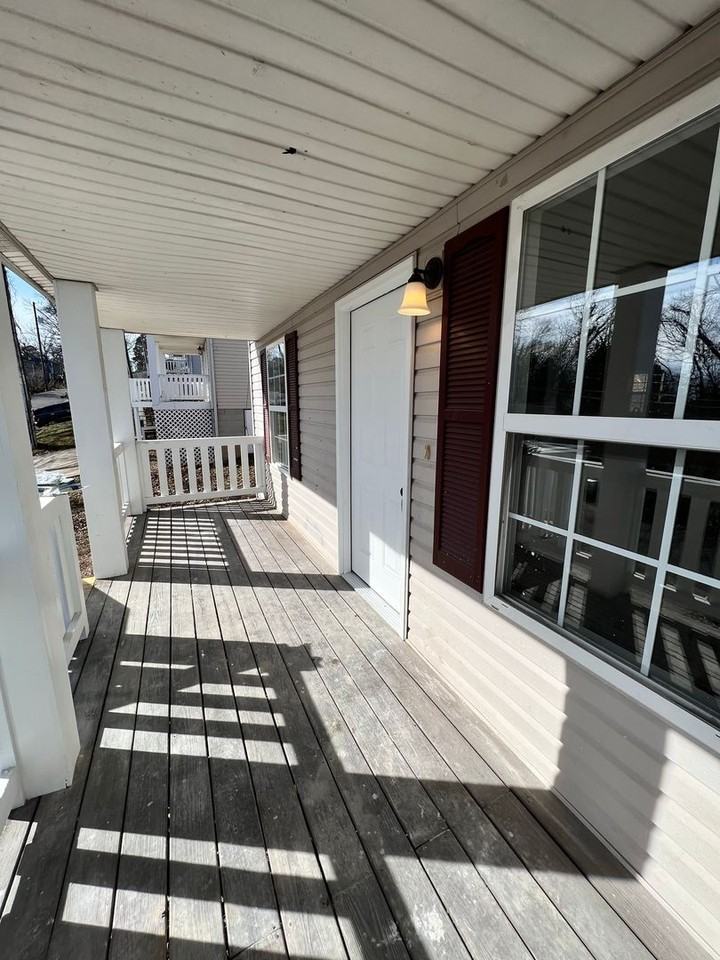 829 Sylvan Dr - Photo 4 of 23