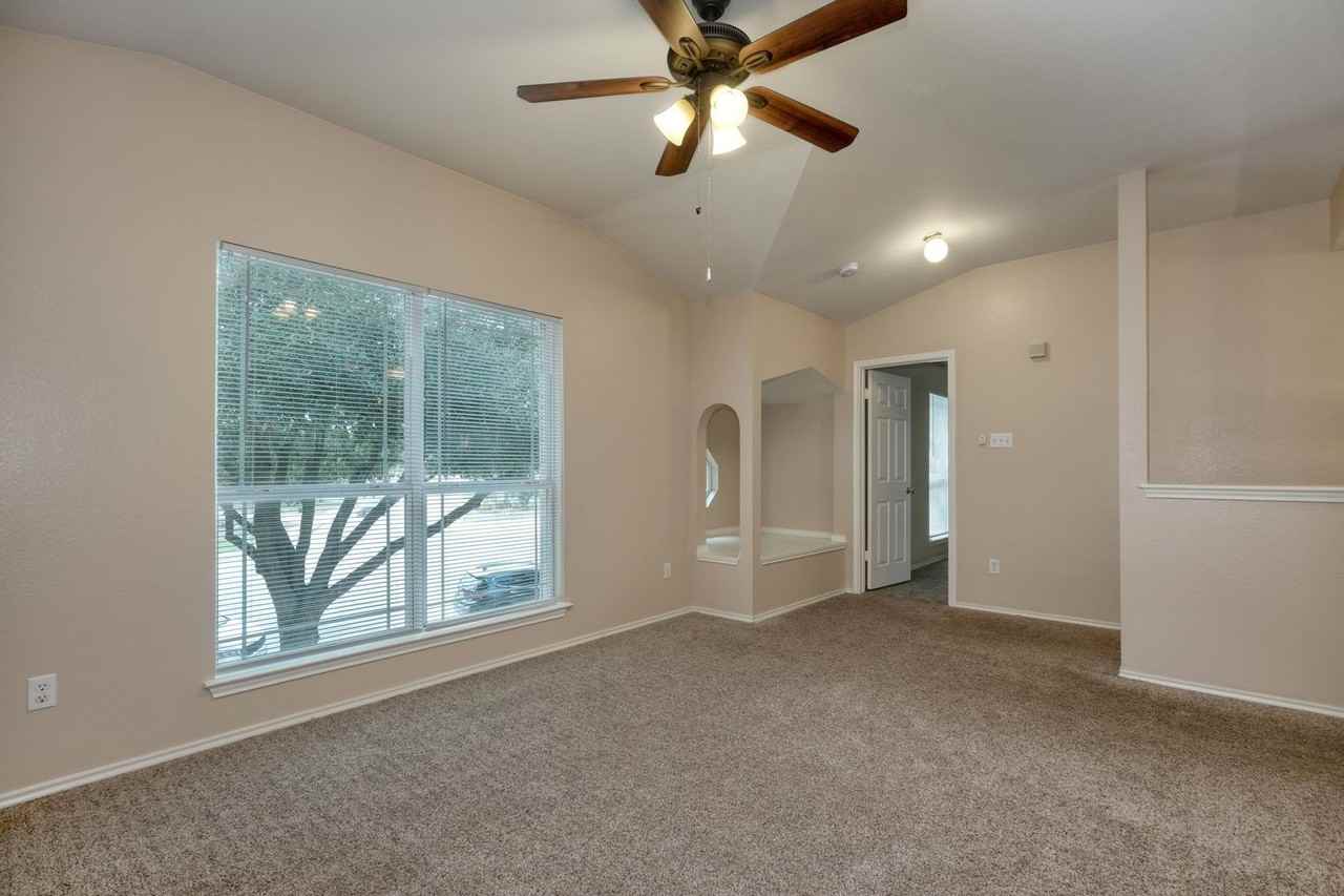 116 Rio Grande Dr - Photo 2 of 12