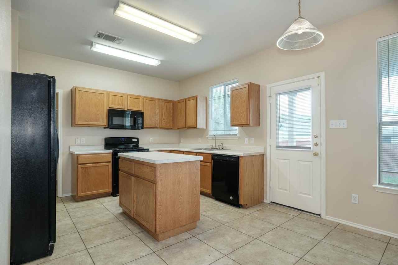 116 Rio Grande Dr - Photo 4 of 12