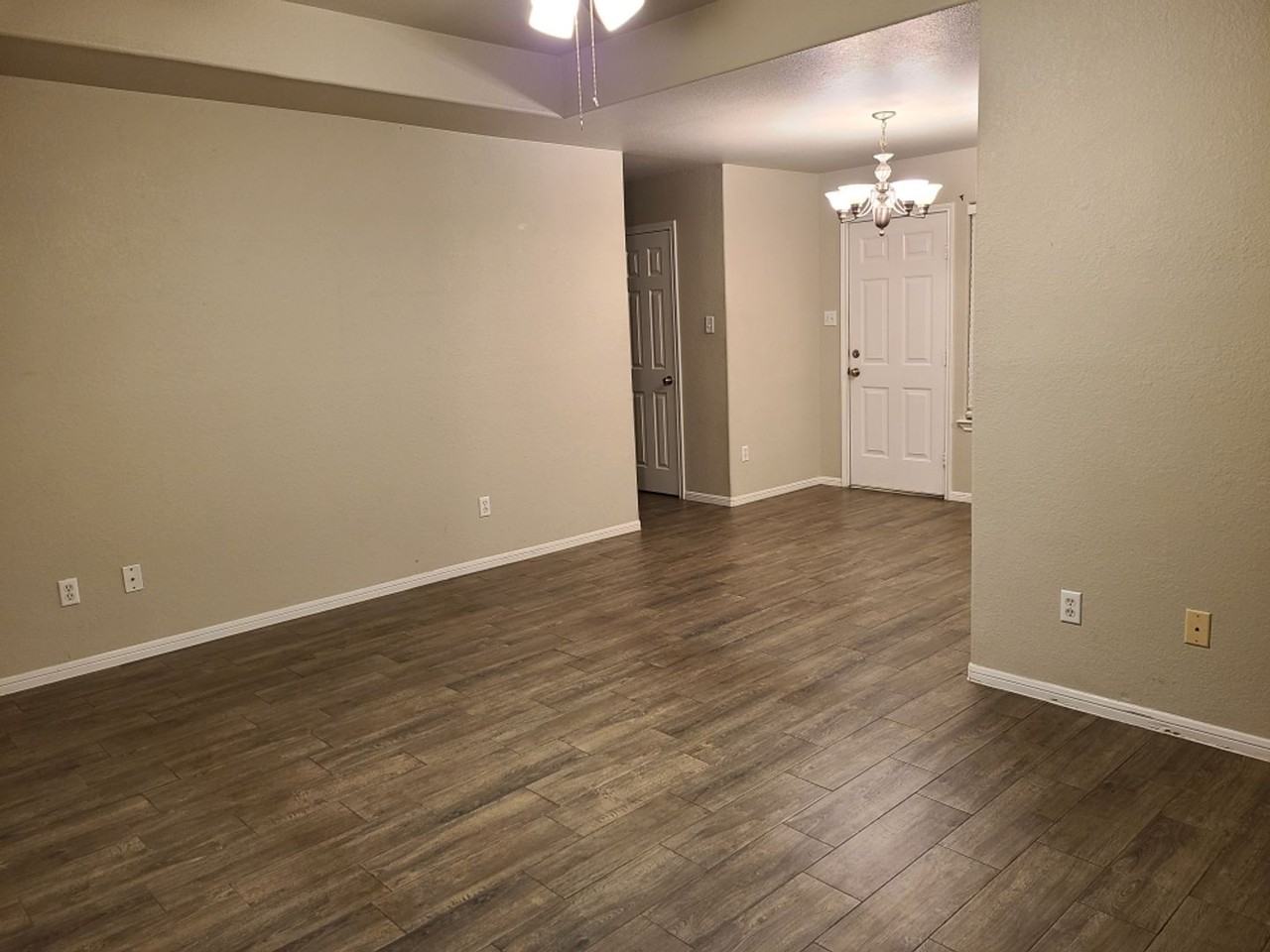 750 Fallen Oak Dr - Photo 3 of 6