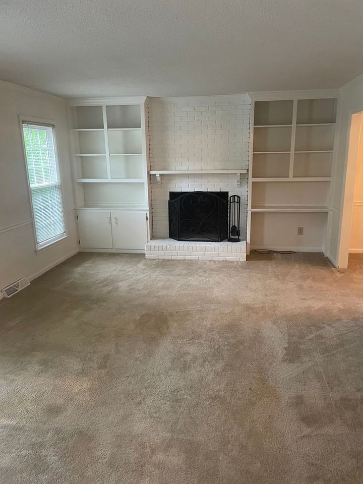 1628 Rollingwood Rd - Photo 2 of 11