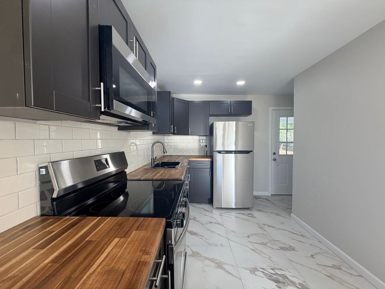 1613 Garland Pl - Photo 6 of 26