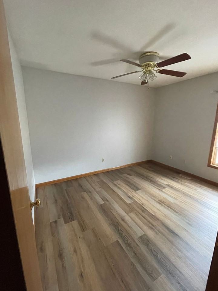 3725 Sw Moundview Ct - Photo 2 of 6