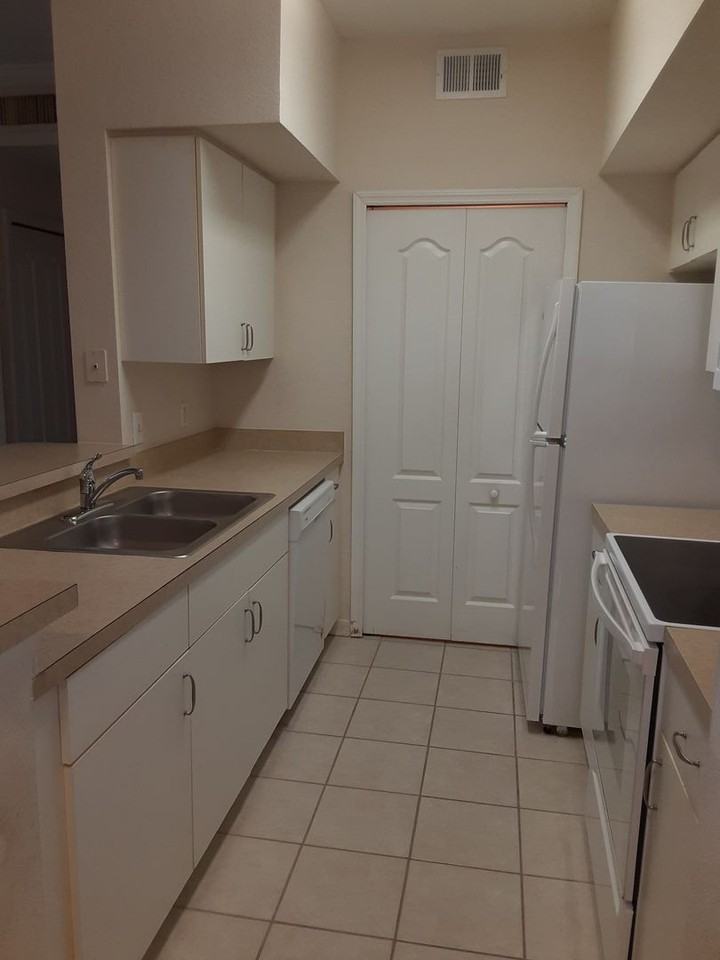 4130 Central Sarasota Pkwy #1823 - Photo 7 of 30