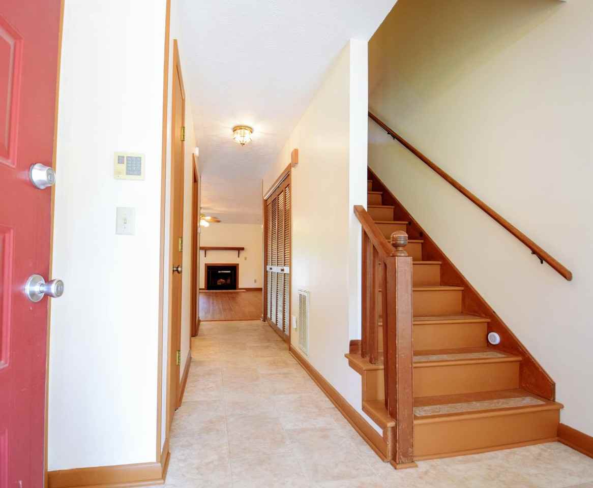 1276 N Forest Dr - Photo 3 of 18