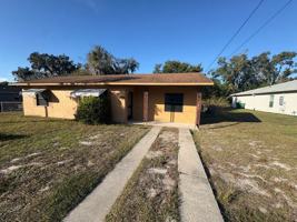 featured image of 903 E Clifford Ave