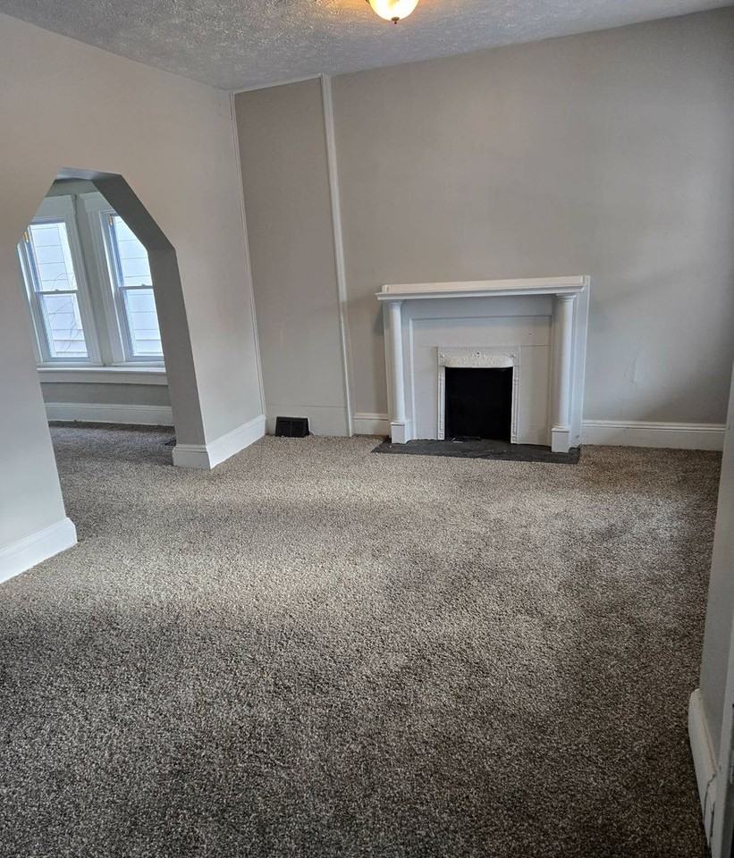 10919 Olivet Ave - Photo 4 of 42