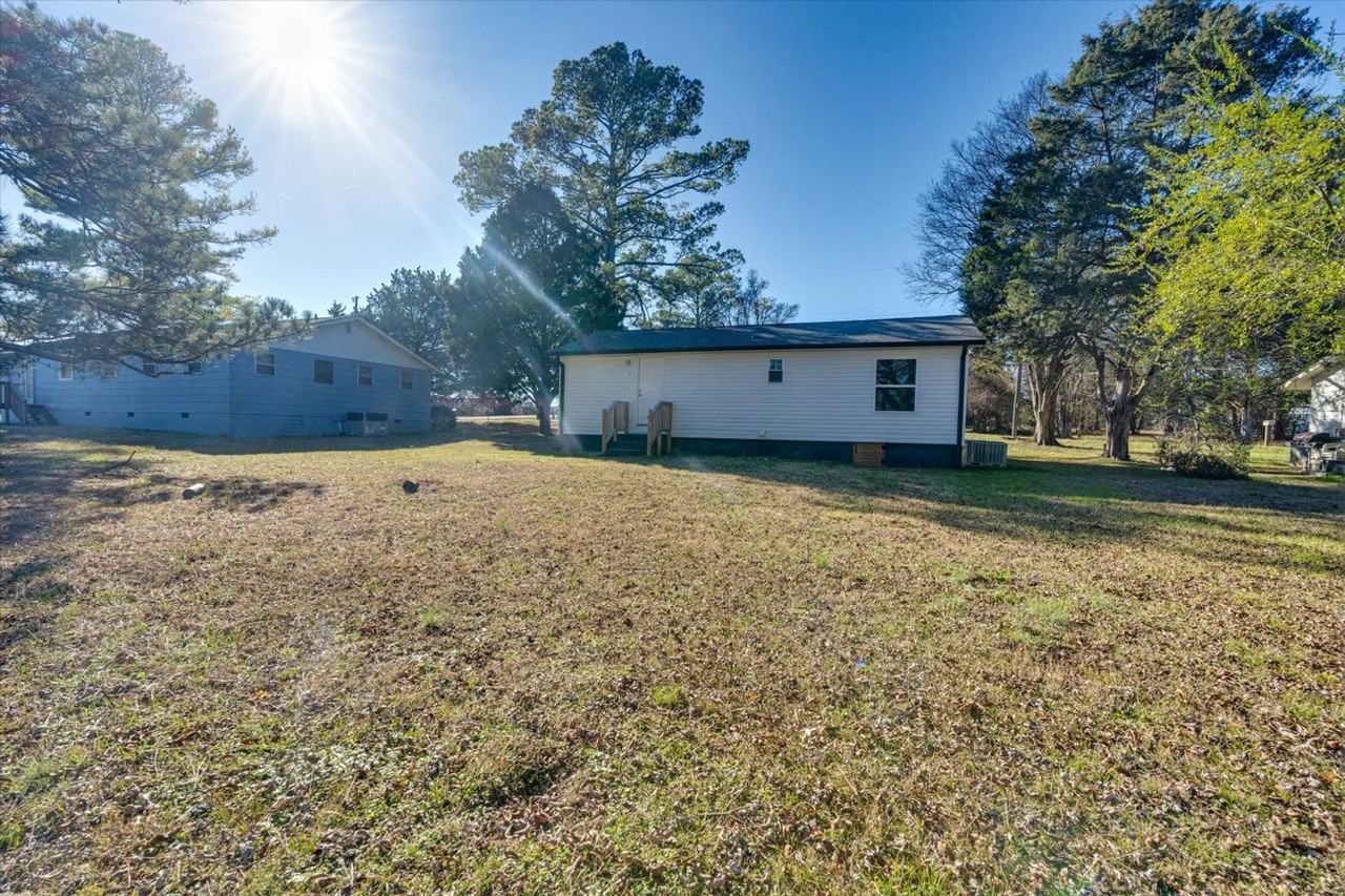 1804 Dixon St - Photo 2 of 19