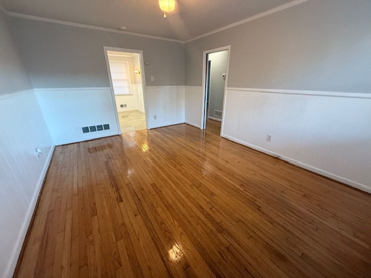 Daly St - Photo 2 of 9