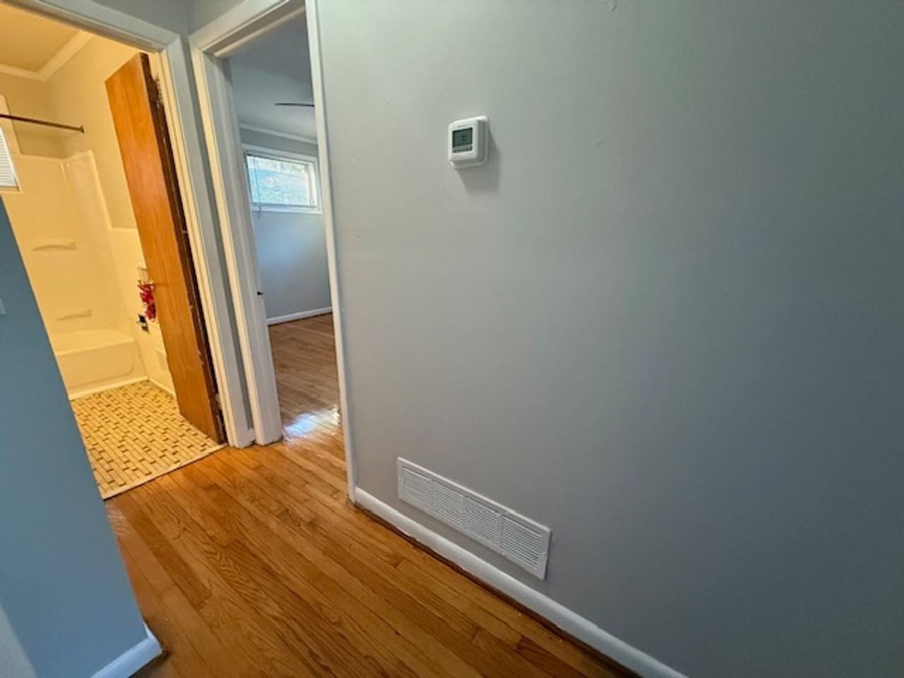 Daly St - Photo 5 of 9