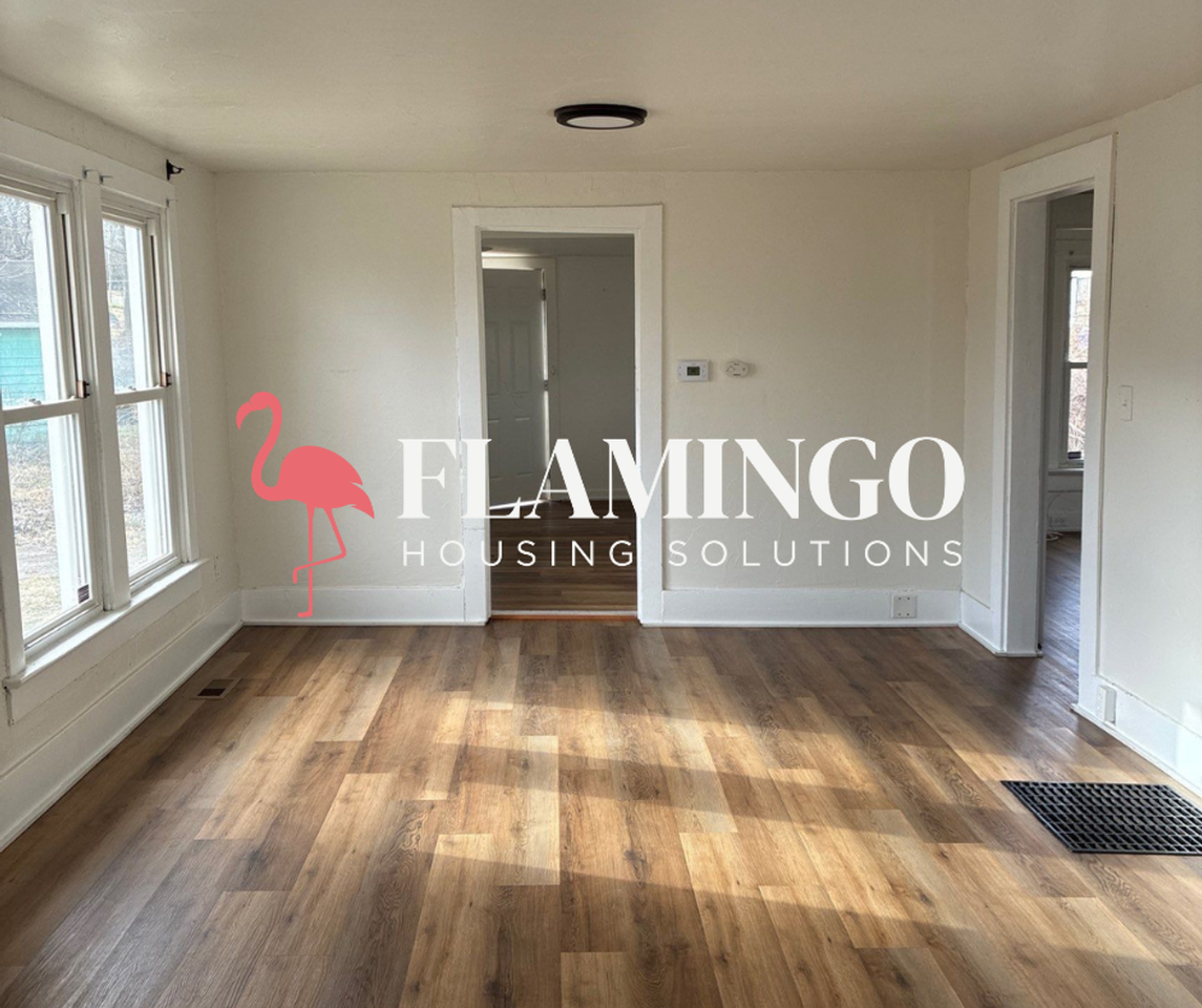 207 N Decker Ave - Photo 2 of 10