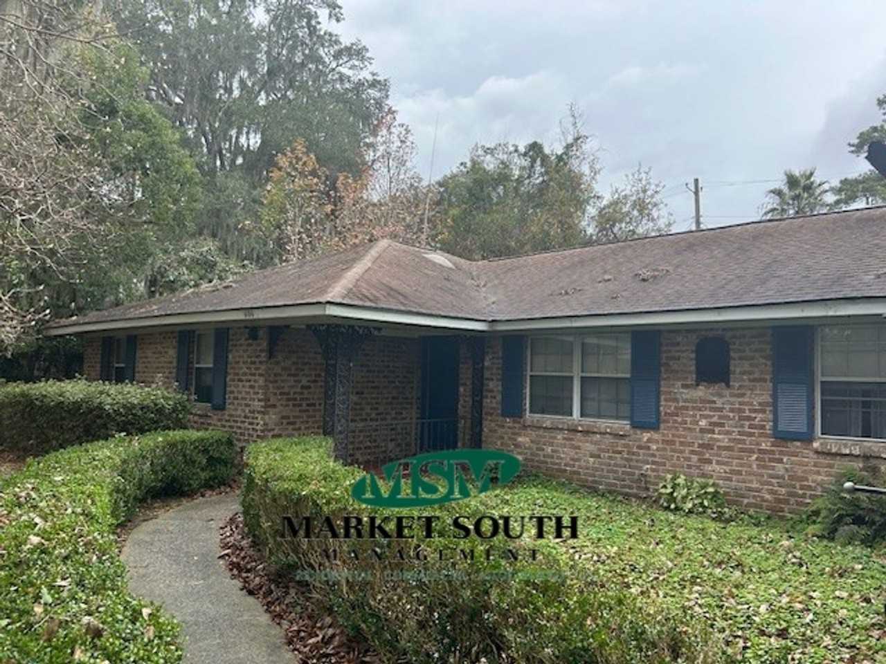 606 Mclaws St - Photo 2 of 22