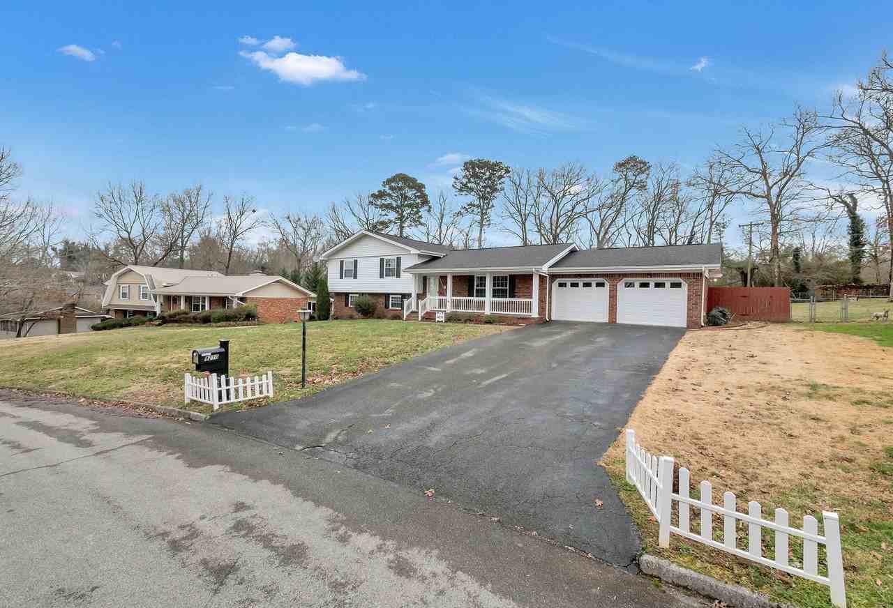 9210 Ramblewood Dr - Photo 2 of 24