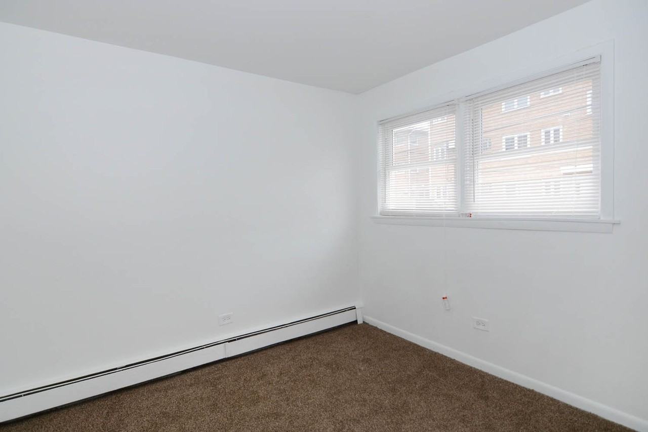 14122 S School St Riverdale, IL 60827 - Photo 4 of 14