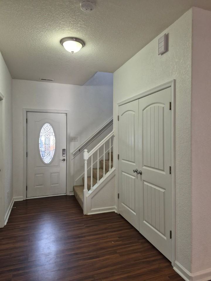 1723 Fisher Ave - Photo 2 of 32