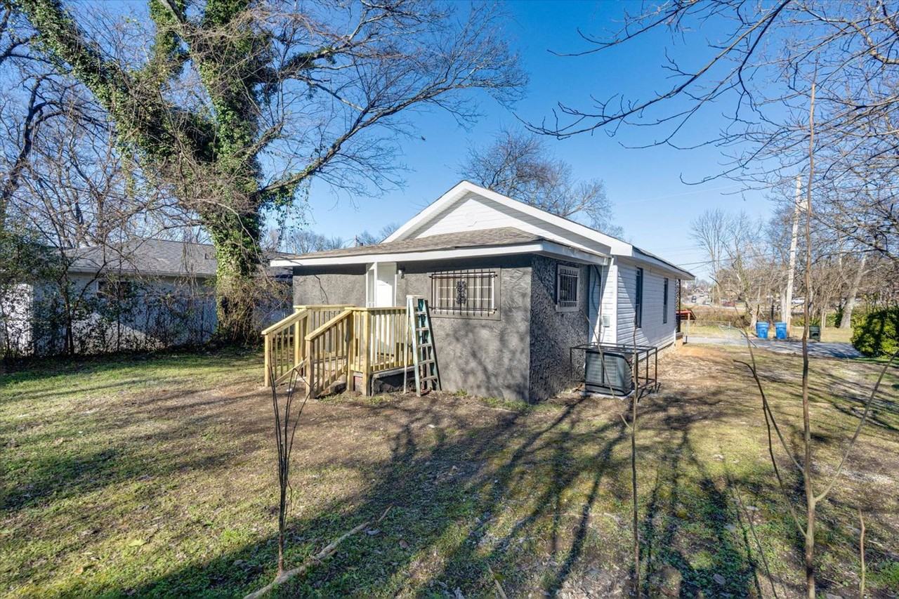 2210 Milne St - Photo 3 of 19