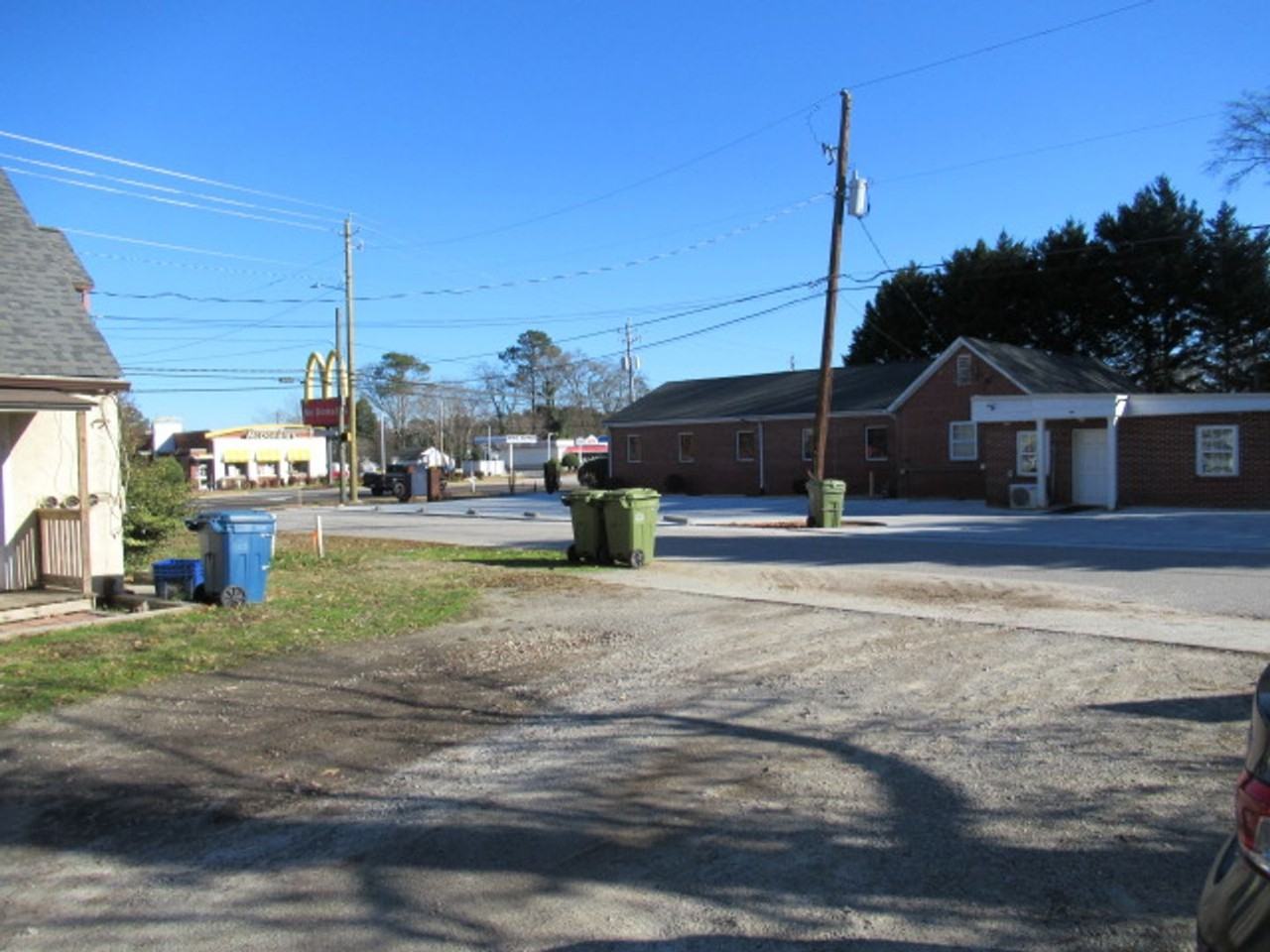 1404 Maple St - Photo 5 of 31