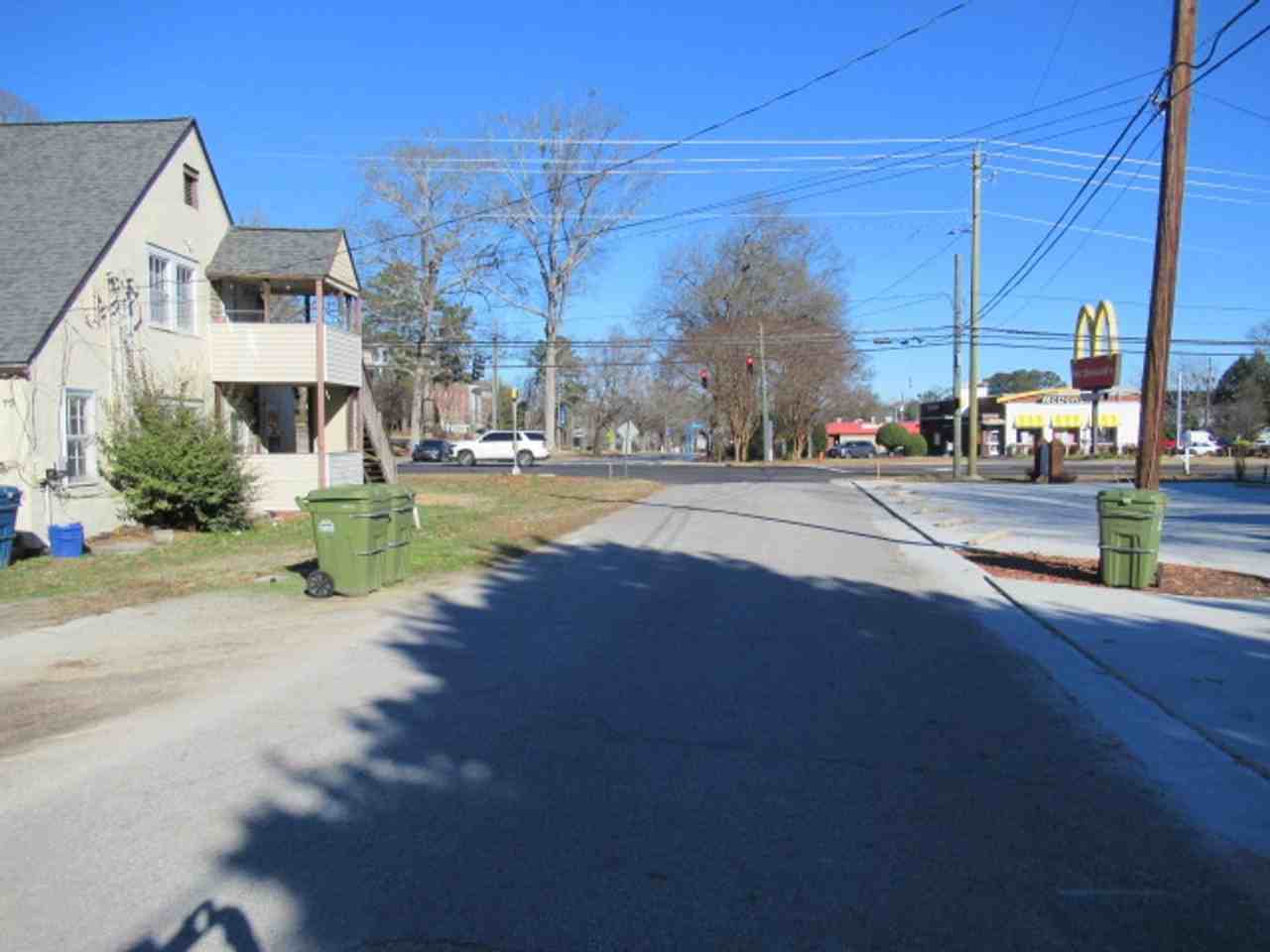 1404 Maple St - Photo 7 of 31