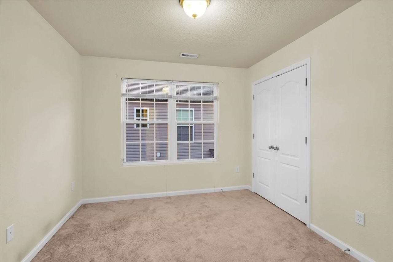 9449 Garrett Ave - Photo 7 of 41