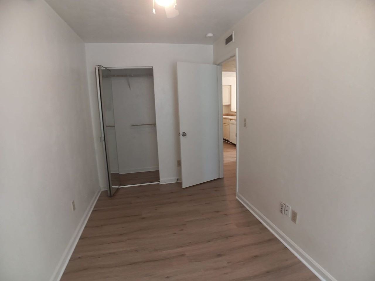 1470 Seneca Dr Apt D - Photo 7 of 7