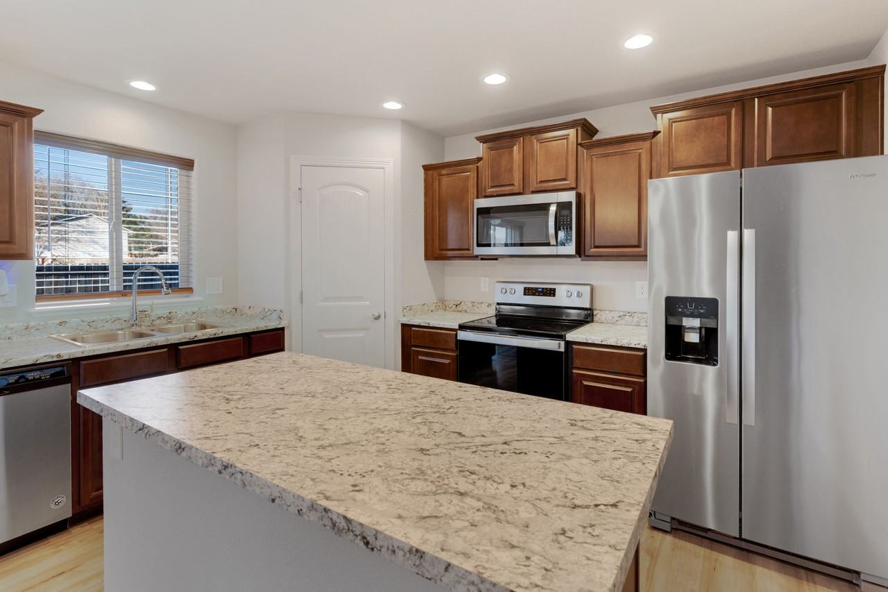 5452 Hammond Dr #1 - Photo 7 of 31