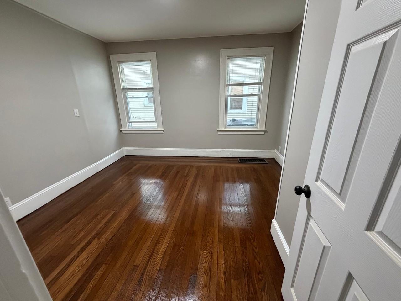 259 W Hazel St #1 - Photo 3 of 10