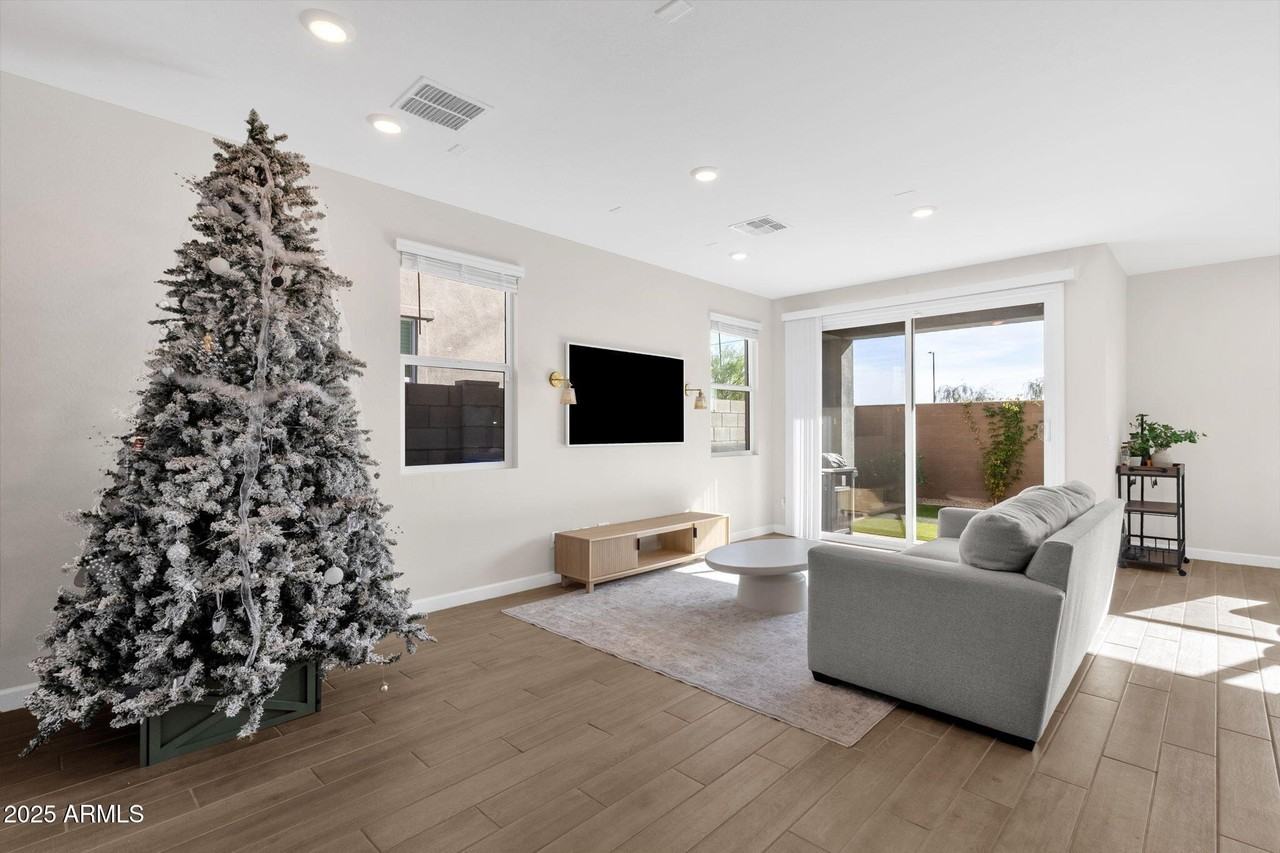 5823 E Rose Garden Ln - Photo 2 of 35