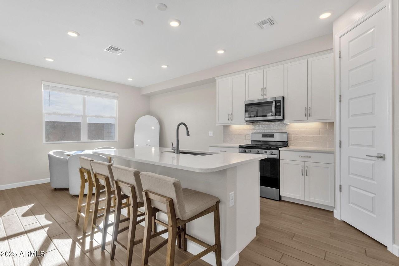 5823 E Rose Garden Ln - Photo 5 of 35