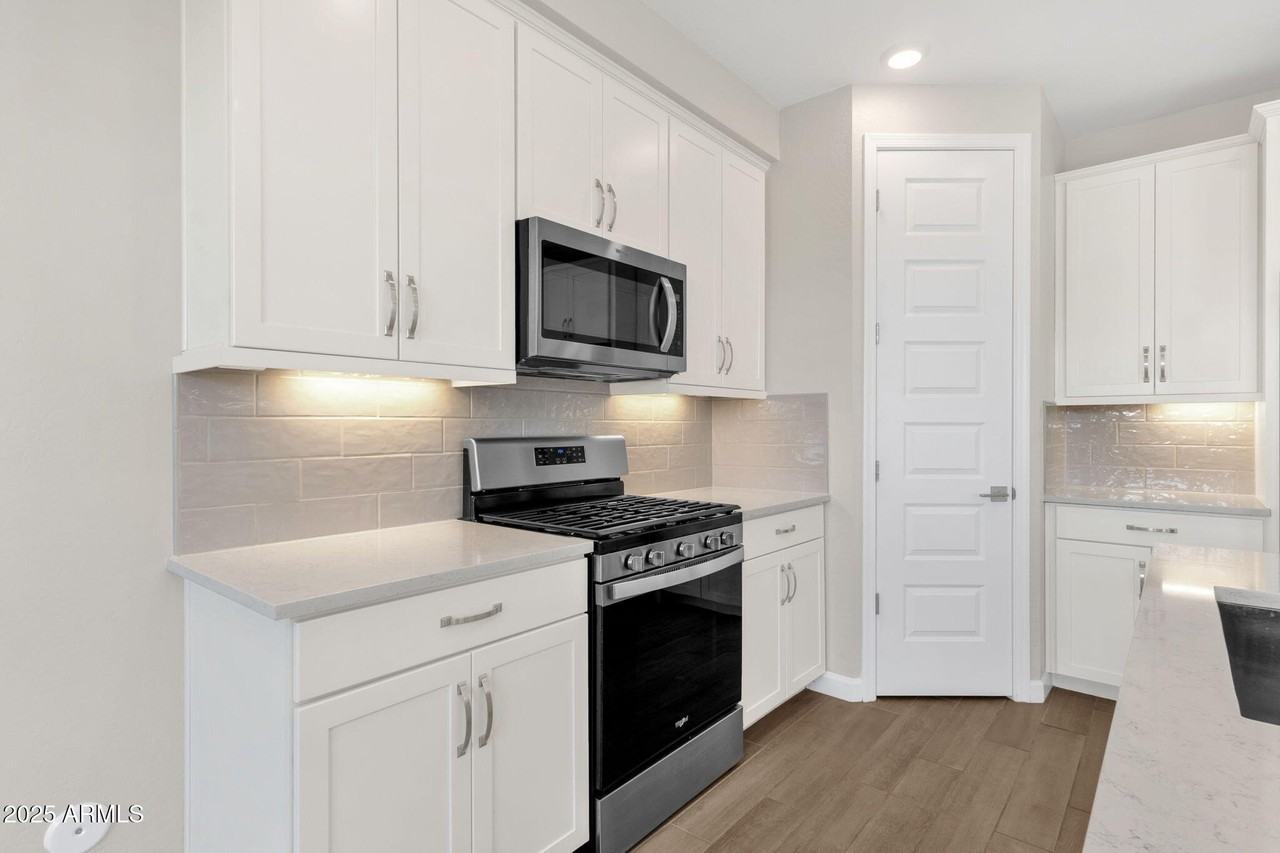 5823 E Rose Garden Ln - Photo 7 of 35