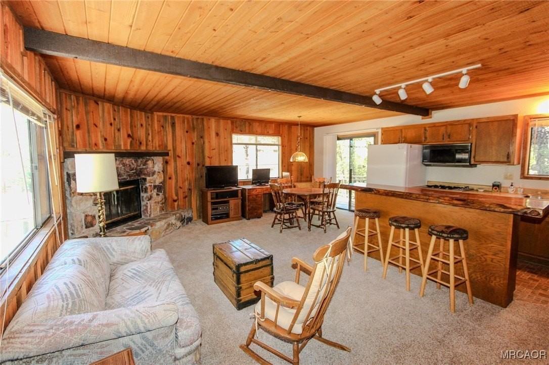 1096 Menlo Dr - Photo 2 of 22