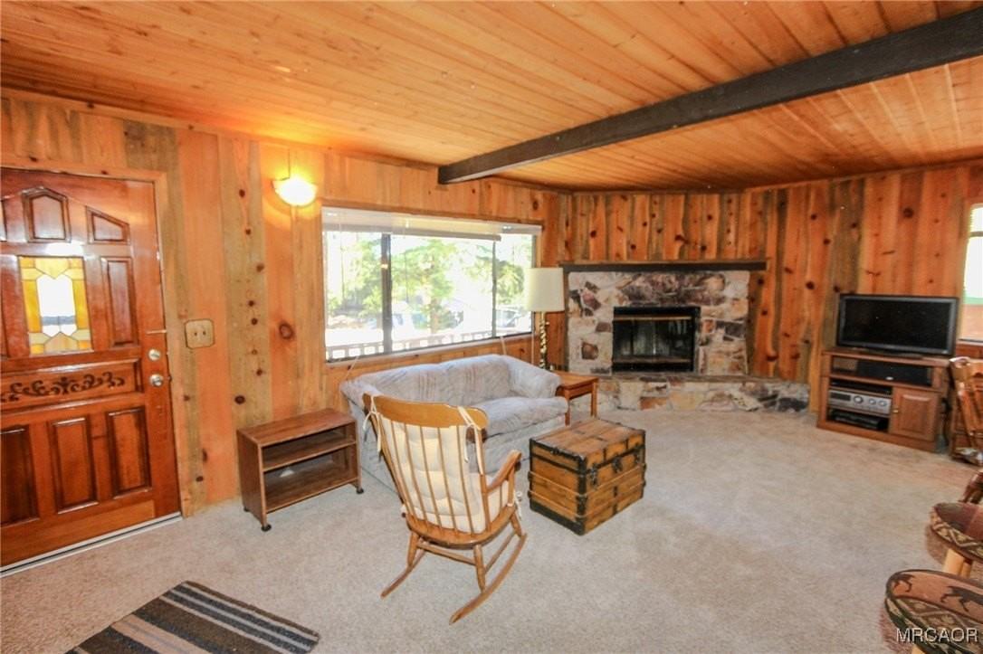 1096 Menlo Dr - Photo 3 of 22