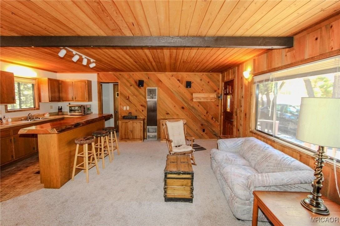 1096 Menlo Dr - Photo 4 of 22