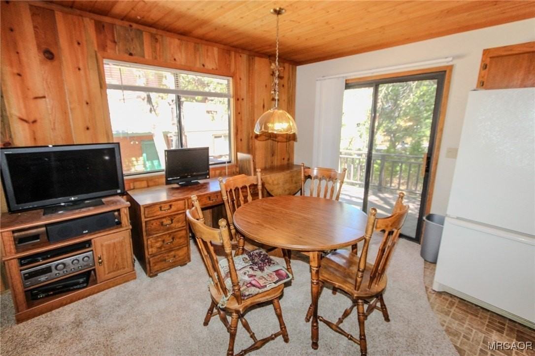 1096 Menlo Dr - Photo 7 of 22